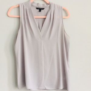 Banana Republic V-Neck light grey blouse
